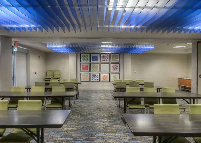 Express & By Ihg 2* Tempe