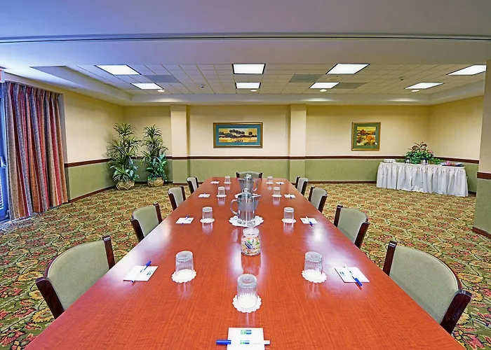 Express & By Ihg 2*